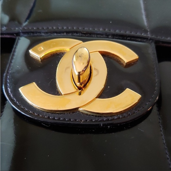 Chanel Vintage patent leather large CC Maxi jumbo 24k gold - Picture 9 of 13